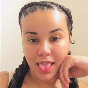 Meet your Posher, Brittney